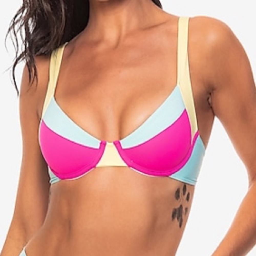 Guria Beachwear Colorblock Plunge Underwire Bikini Topsize S